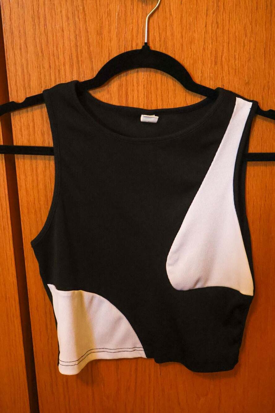 Unbranded Black and White Colorblock Ribbed Knit Crop Tank Top Size M